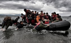 Rund um die Weihnachtsfeiertage kommen wieder zahllose Migranten über das Mittelmeer. Für viele ...