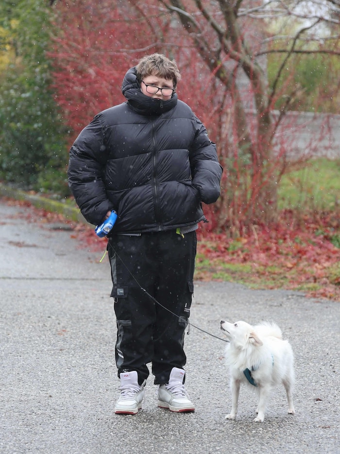 Marcel mit Hund „Snowy“.