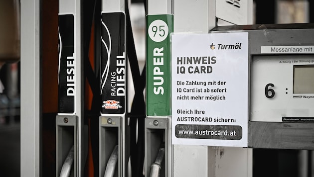 „Die Zahlung mit der IQ Card ist ab sofort nicht mehr möglich“ – dieses Schild hängt etwa an den ...