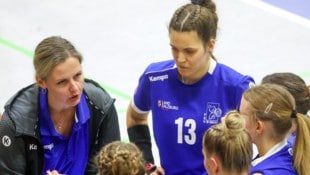 Ingrida Schweiger (li.) coacht in ihrer zweiten Saison bei Salzburgs ...