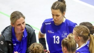 Ingrida Schweiger (li.) coacht in ihrer zweiten Saison bei Salzburgs ...
