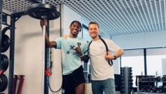 Junior Adamu (li.) mit seinem Privattrainer Dominik Urmann.