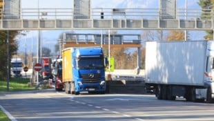 Auf der Inntalautobahn bei Stans passierte der Unfall. 