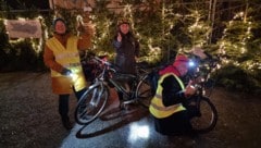 Fahrräder werden auf ihre Sicherheit überprüft.