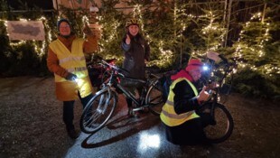 Fahrräder werden auf ihre Sicherheit überprüft.
