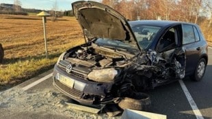 Das Unfallwrack auf der L101 in Mattsee