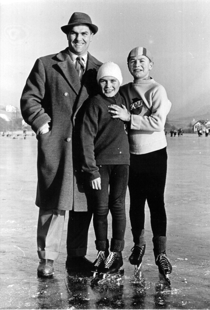 Die Freude am Eis ist generationenübergreifend – heute wie früher.