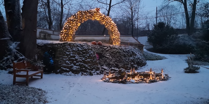 Winteridylle im weitläufigen Park