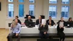 Schamanin „Anna“ (re.) und zwei Beitragstäter vor Gericht in Wien.