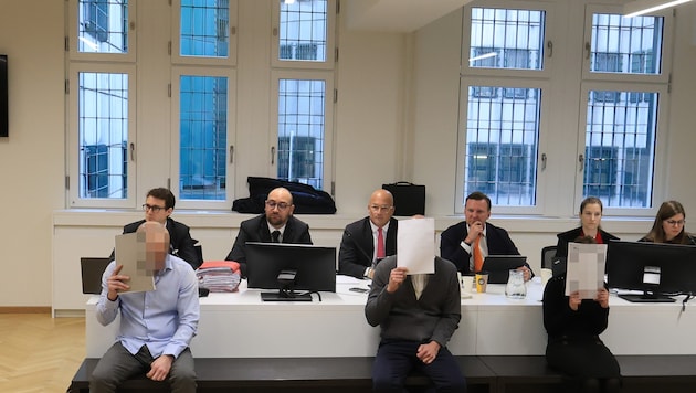 Schamanin „Anna“ (re.) und zwei Beitragstäter vor Gericht in Wien.