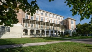 2027 sollen Künstler im früheren Pflege-Pavillon einziehen.