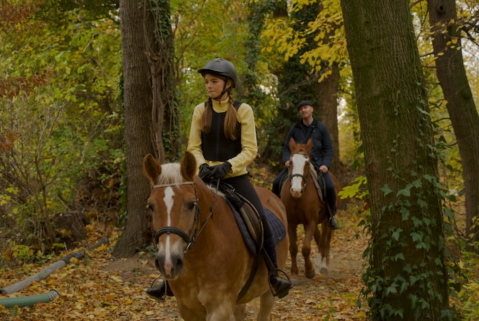 Olivia Stirling auf dem Pferd