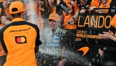 Champagner-Duschen für den Weltmeister