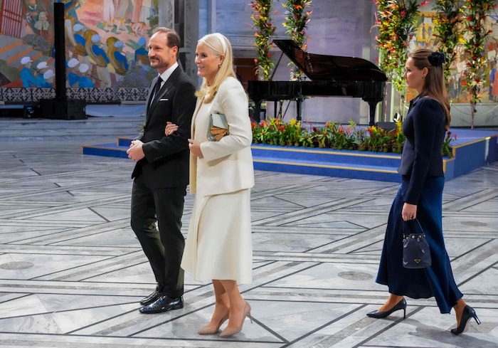 Der norwegische Kronprinz Haakon, Kronprinzessin Mette-Marit und Prinzessin Ingrid Alexandra ...