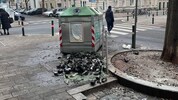 Von der gelben Tonne – in der Dosen und Plastik gesammelt werden – sind nur mehr verkohlte Reste ...