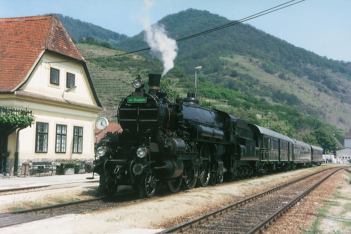 Gewinnen Sie eine Silvesterfahrt für 2 Personen mit dem „Majestic Imperator Train de Luxe“
