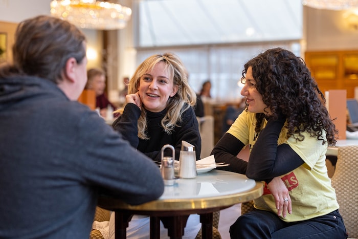 Steiner & Madlaina im Gespräch mit der „Krone“ im Wiener Café Prückel.