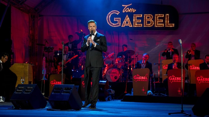 9. Juli: Entertainer und Sänger TOM GAEBEL & His Orchestra – „Sinatra Summer Swing“ – eine ...
