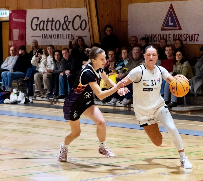 Kalaydjiev (am Ball) spielt aktuell für die Basket Flames.
