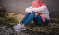 Sie könne ihren Peiniger nicht anschauen, schluchzte die 20-Jährige (Symbolbild).