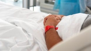 Der Mann starb kurz nach seiner Nieren-Transplantation an Tollwut. (Symbolbild)