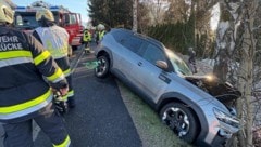 Auch die Feuerwehren Lendorf und Möllbrücke rückten aus. Am Fahrzeug entstand Totalschaden.
