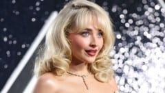 Für ihr Video „Manchild“ hat Carpenter schon deswegen den Grammy verdient, weil sie dabei in ...