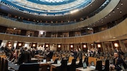 Parlamentarische Mitarbeiterinnen und Mitarbeiter werden auch künftig nicht überprüft ...