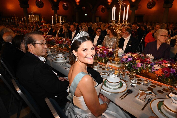 Royale Eleganz mit Fitness-Faktor – Victoria zeigt, wie Glamour und Disziplin perfekt ...