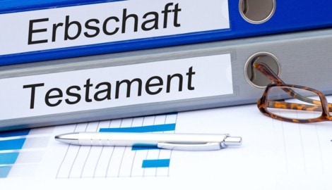 Eine 80 Jahre alte Frau wurde im Zuge eines Erbschaftsstreits in ihren eigenen vier Wänden ...