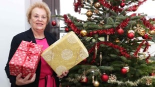 Für die Aktion „Burgenland schenkt“ teilt Verena Dunst sogar am Heiligen Abend noch Päckchen ...