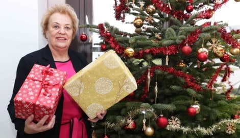 Für die Aktion „Burgenland schenkt“ teilt Verena Dunst sogar am Heiligen Abend noch Päckchen ...