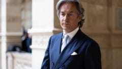 Karl-Heinz Grasser darf das Gefängnis Anfang Jänner verlassen und bekommt die Fußfessel.