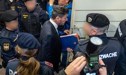 Am Mittwoch fasste der tief gefallene Immo-Jongleur René Benko 15 Monate bedingte Haft aus – ...