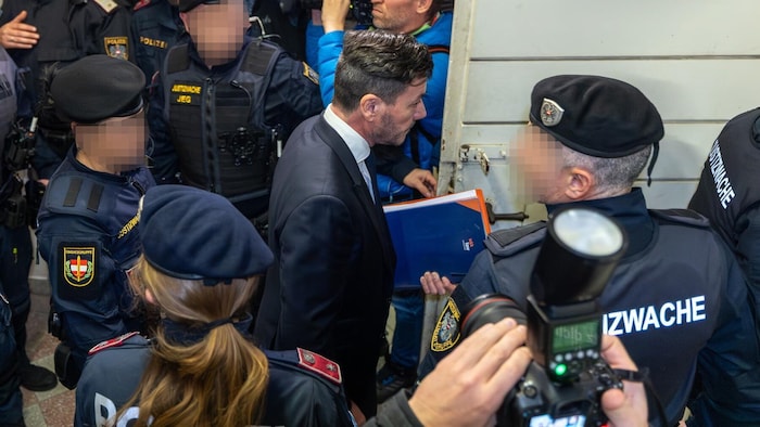 Am Mittwoch fasste der tief gefallene Immo-Jongleur René Benko 15 Monate bedingte Haft aus – ...