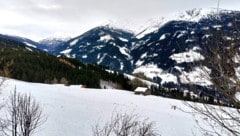 Der Schein trügt: Die Schneelage ist auch in den Tuxer Alpen nichts der Jahreszeit entsprechend.