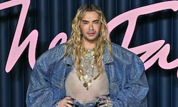 Im Podcast „Kaulitz Hills – Senf aus Hollywood“ lästert Bill Kaulitz ganz schön frech über eine ...