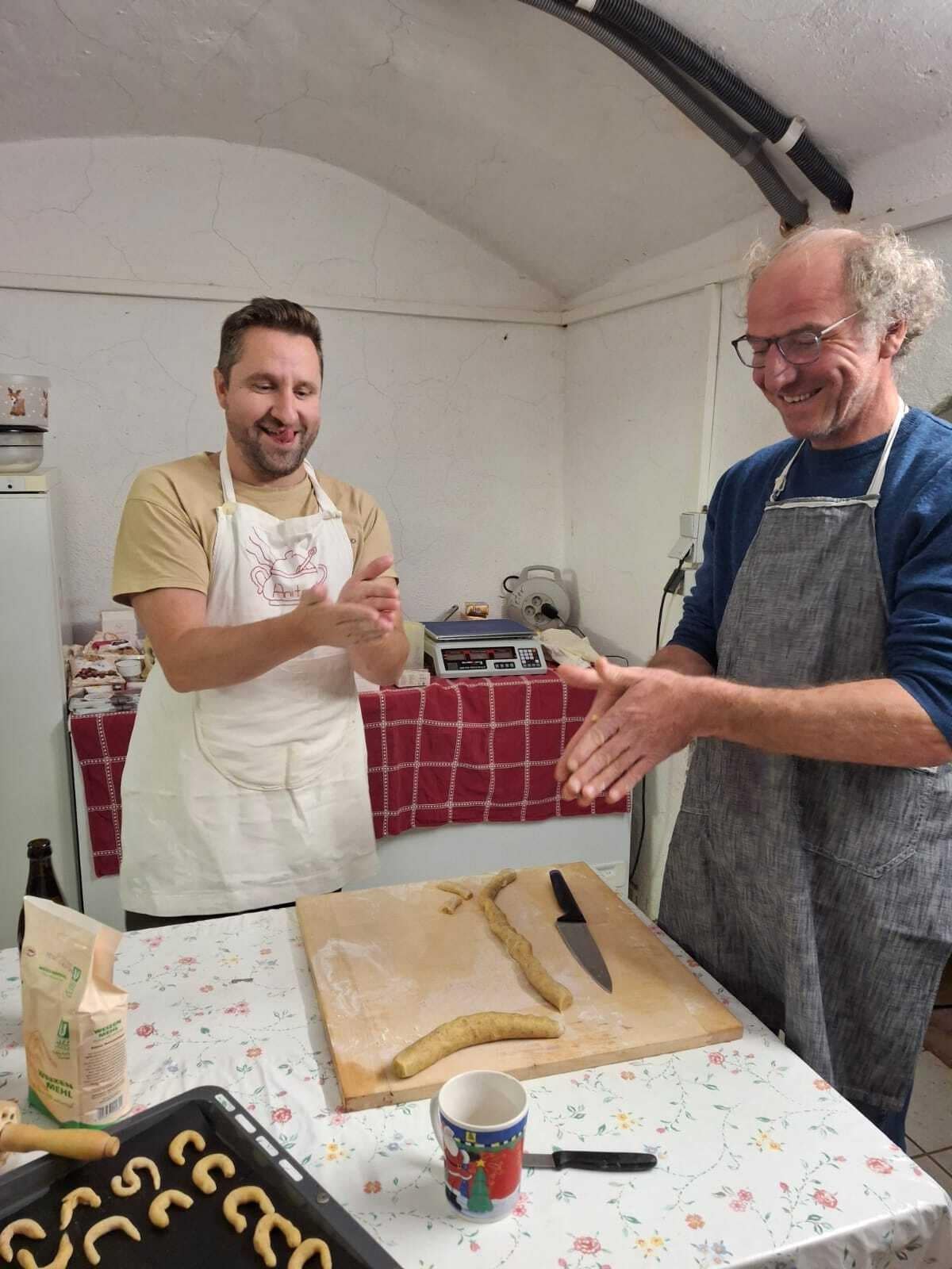 Gemeinsam wurden verschiedenste Sorten gebacken.