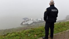 Ein kroatischer Polizist bei den Ermittlungen