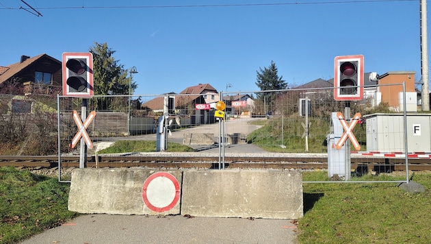 Plötzlich abgesperrt: Aufregung gibt es in Klein-Meiseldorf bei Bürgern, die sich hinters Licht ...