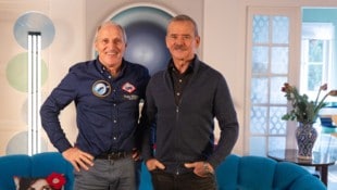 Viehböck (1991 für fast 8 Tage im All) und Kollege Hadfield insgesamt 166 Tage im Weltraum ...