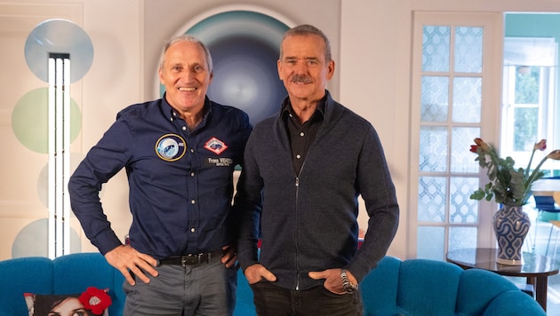 Viehböck (1991 für fast 8 Tage im All) und Kollege Hadfield insgesamt 166 Tage im Weltraum ...