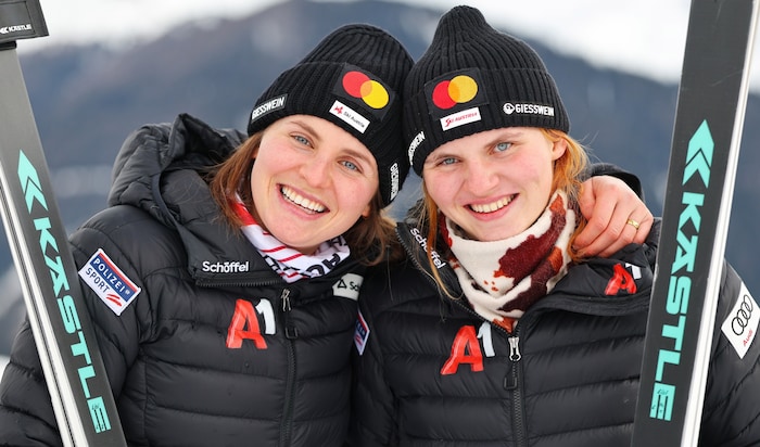 Elisabeth und Veronika Aigner strahlten nach dem Sieg im Super-G um die Wette.