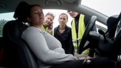 Was ist als Ersthelfer bei einem Autounfall zu tun? Experten geben Tipps.