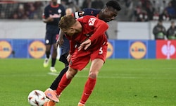 Philipp Lienhart musste schließlich angeschlagen vom Platz.