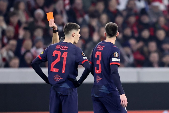 Rote Karte für Petar Ratkov