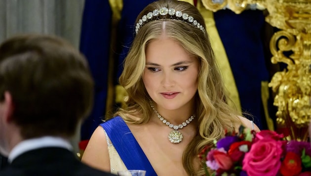 Märchenhafte Amalia! Die Thronfolgerin verzaubert im Tülltraum und funkelnder Diamant-Tiara