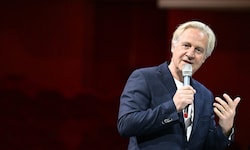 Stefan Bachmann: „Das Burgtheater hat nicht nur eine gesellschaftskritische Funktion, sondern ...