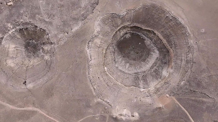 Das ist keine Aufnahme der Oberfläche eines öden lebensfeindlichen Planeten, sondern zeigt zwei ...