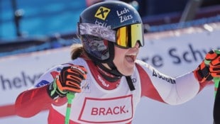 Magdalena Egger jubelt über ihr erstes Weltcup-Podium.